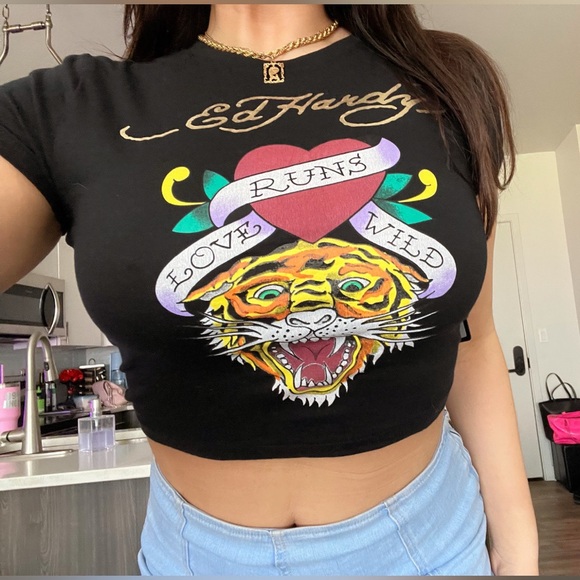 Ed Hardy Tops - 🆕 Ed Hardy Graphic T-Shirt 🐯